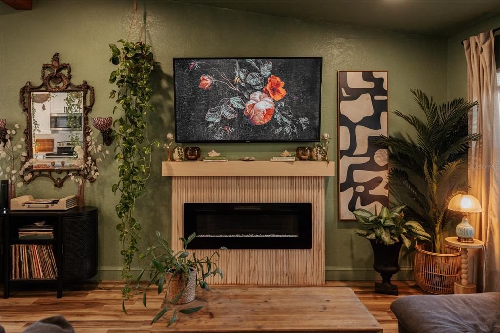 For Sale: $609,000 (3 beds, 3 baths, 1660 Square Feet)