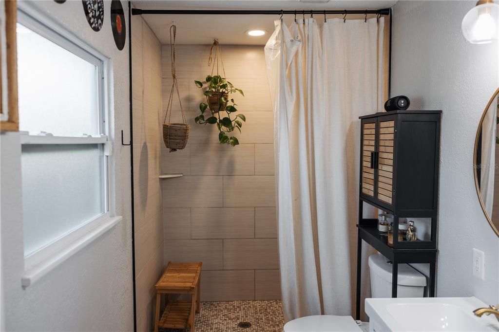 For Sale: $609,000 (3 beds, 3 baths, 1660 Square Feet)