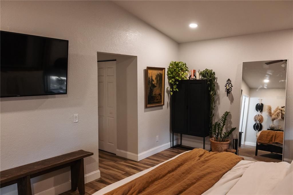 For Sale: $609,000 (3 beds, 3 baths, 1660 Square Feet)