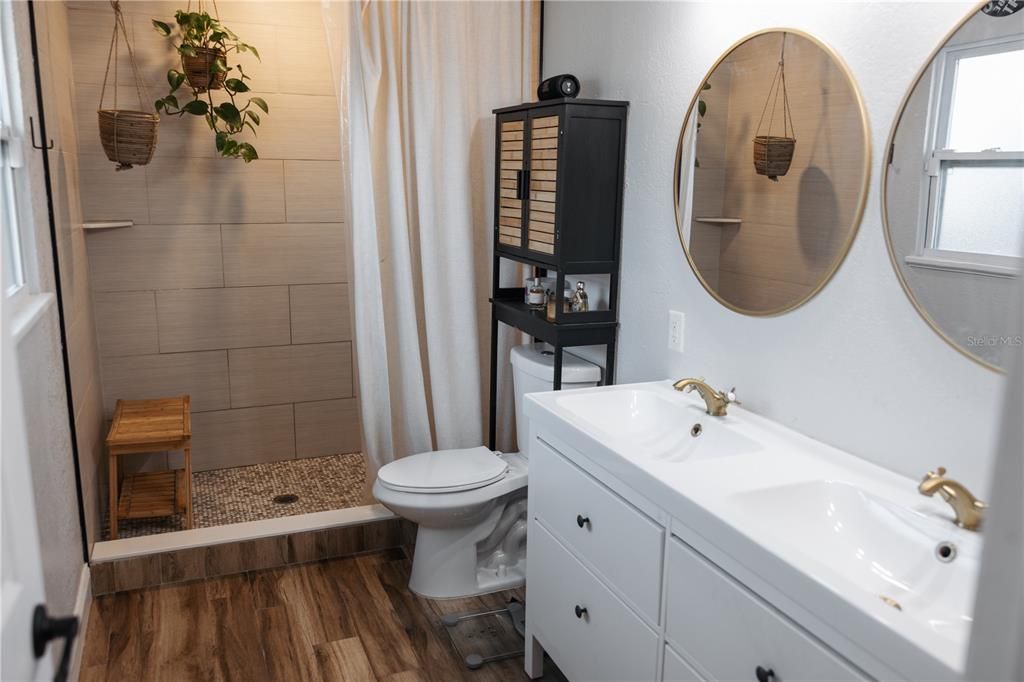 For Sale: $609,000 (3 beds, 3 baths, 1660 Square Feet)