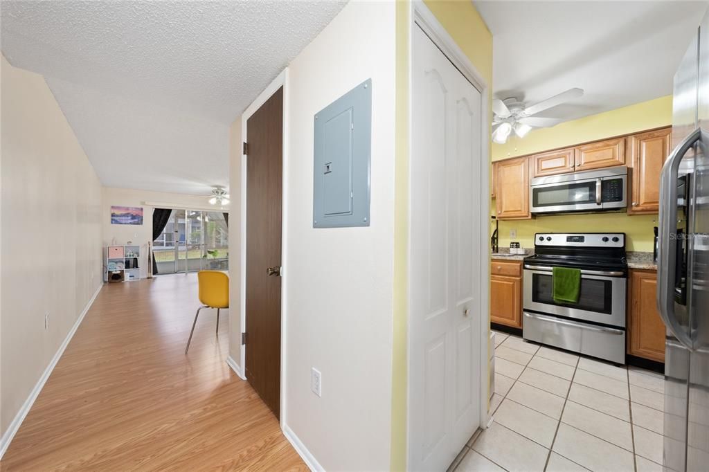 For Sale: $150,000 (2 beds, 2 baths, 1034 Square Feet)