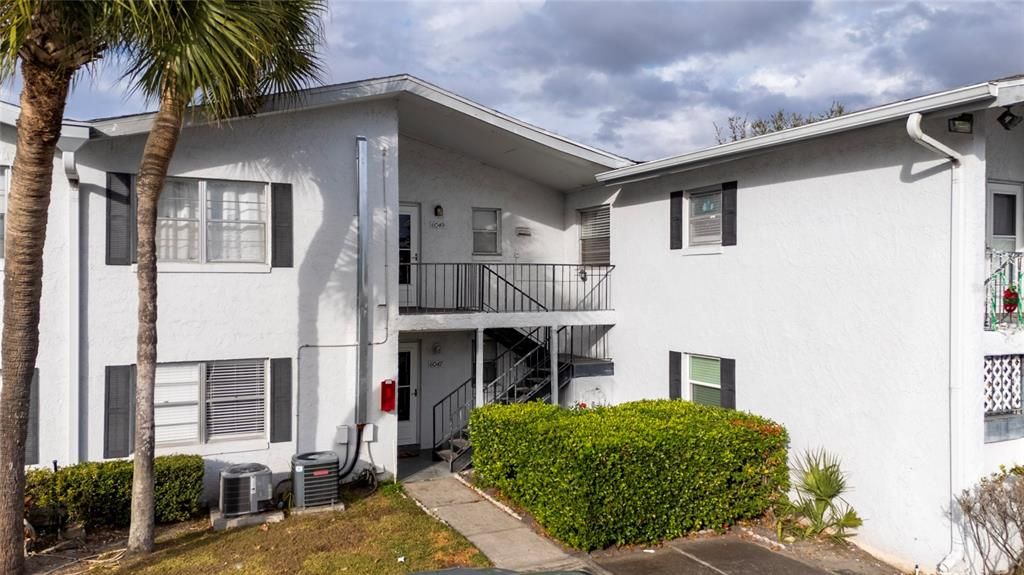 For Sale: $150,000 (2 beds, 2 baths, 1034 Square Feet)