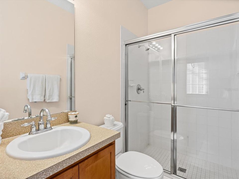 En Venta: $449,000 (4 camas, 3 baños, 1839 Pies cuadrados)