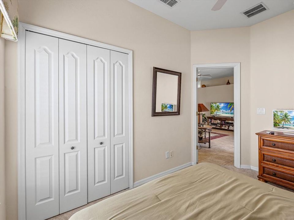 En Venta: $449,000 (4 camas, 3 baños, 1839 Pies cuadrados)