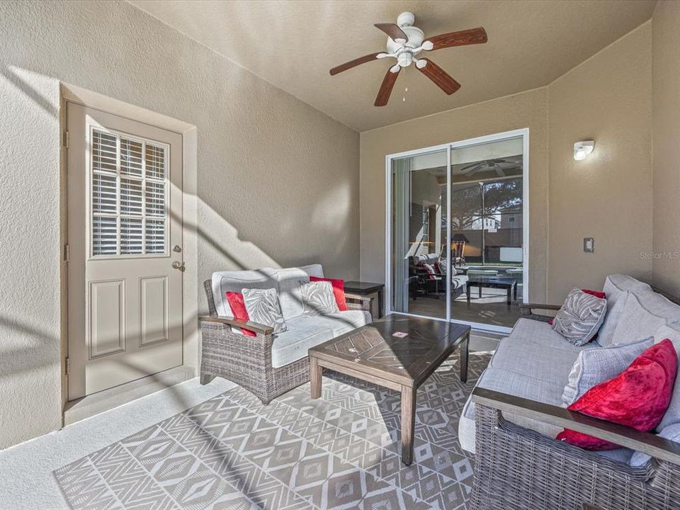 En Venta: $449,000 (4 camas, 3 baños, 1839 Pies cuadrados)