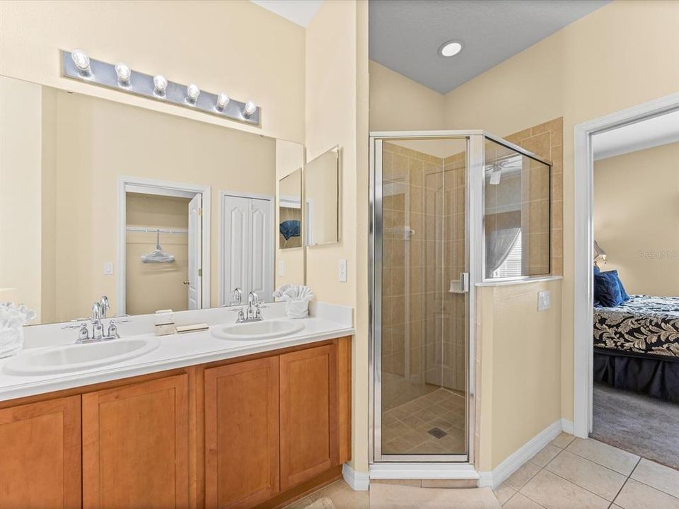 En Venta: $449,000 (4 camas, 3 baños, 1839 Pies cuadrados)