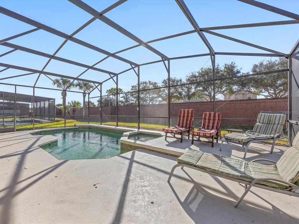 En Venta: $449,000 (4 camas, 3 baños, 1839 Pies cuadrados)