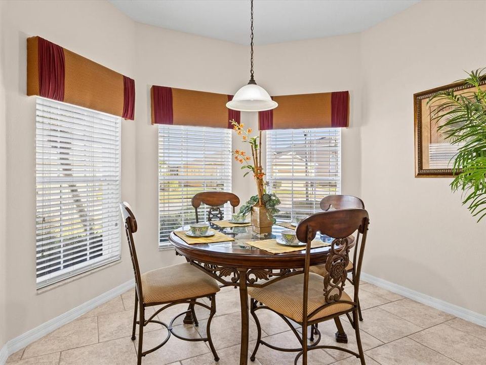 En Venta: $449,000 (4 camas, 3 baños, 1839 Pies cuadrados)