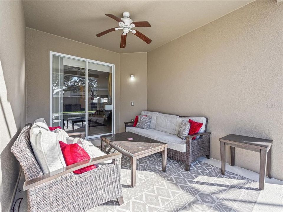 En Venta: $449,000 (4 camas, 3 baños, 1839 Pies cuadrados)