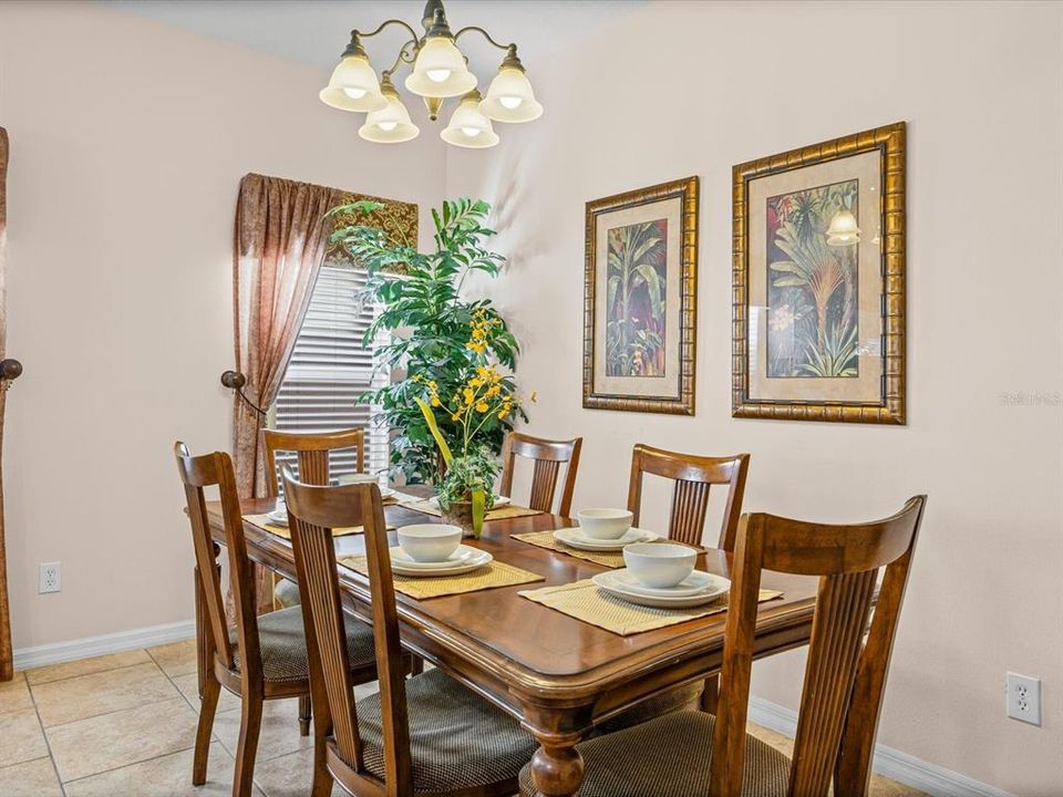 En Venta: $449,000 (4 camas, 3 baños, 1839 Pies cuadrados)