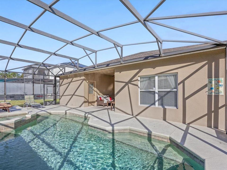 En Venta: $449,000 (4 camas, 3 baños, 1839 Pies cuadrados)