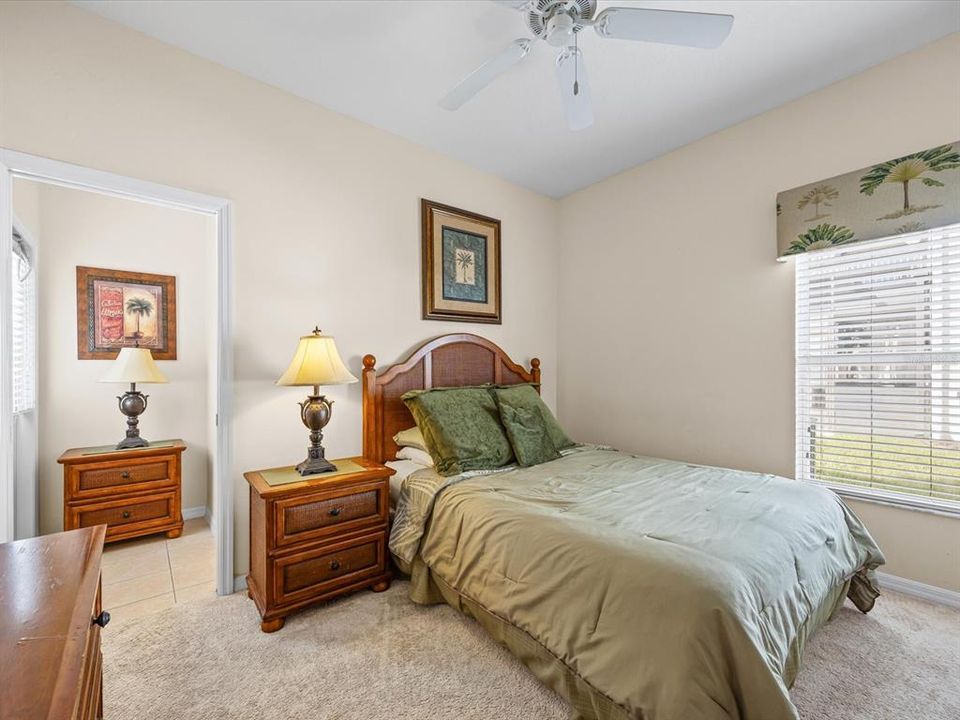 En Venta: $449,000 (4 camas, 3 baños, 1839 Pies cuadrados)