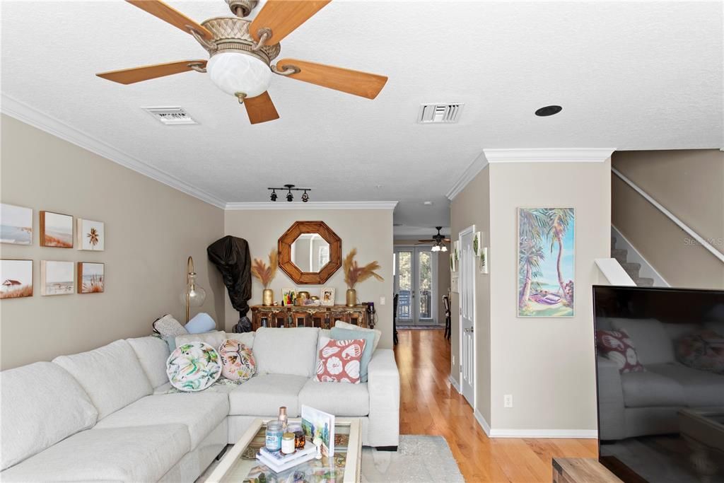 В аренду: $3,400 (3 спален, 2 ванн, 1926 Квадратных фут)