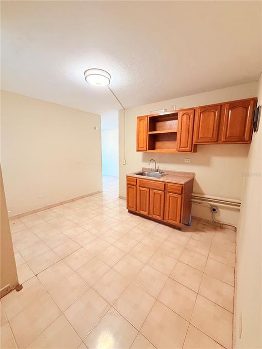 出租: $900 (2 贝兹, 1 浴室, 0 平方英尺)