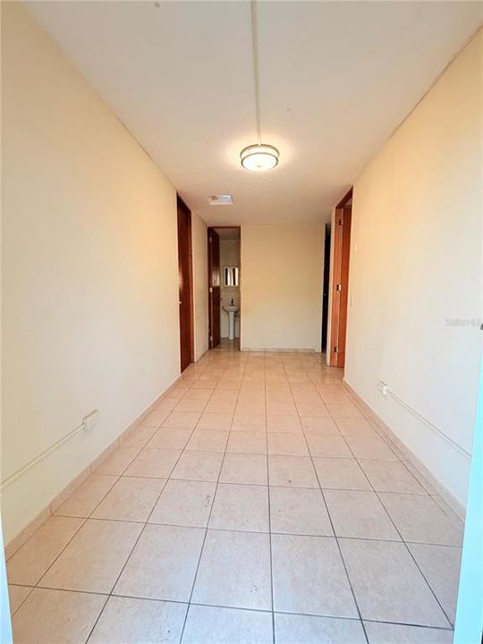 出租: $900 (2 贝兹, 1 浴室, 0 平方英尺)