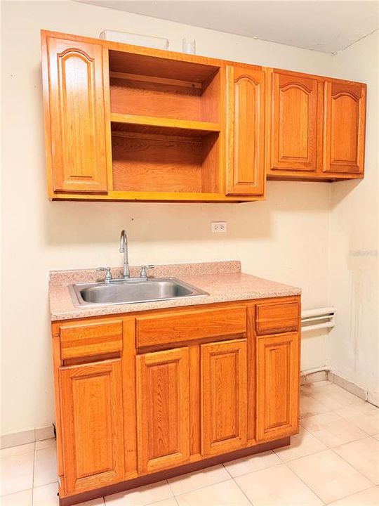 出租: $900 (2 贝兹, 1 浴室, 0 平方英尺)