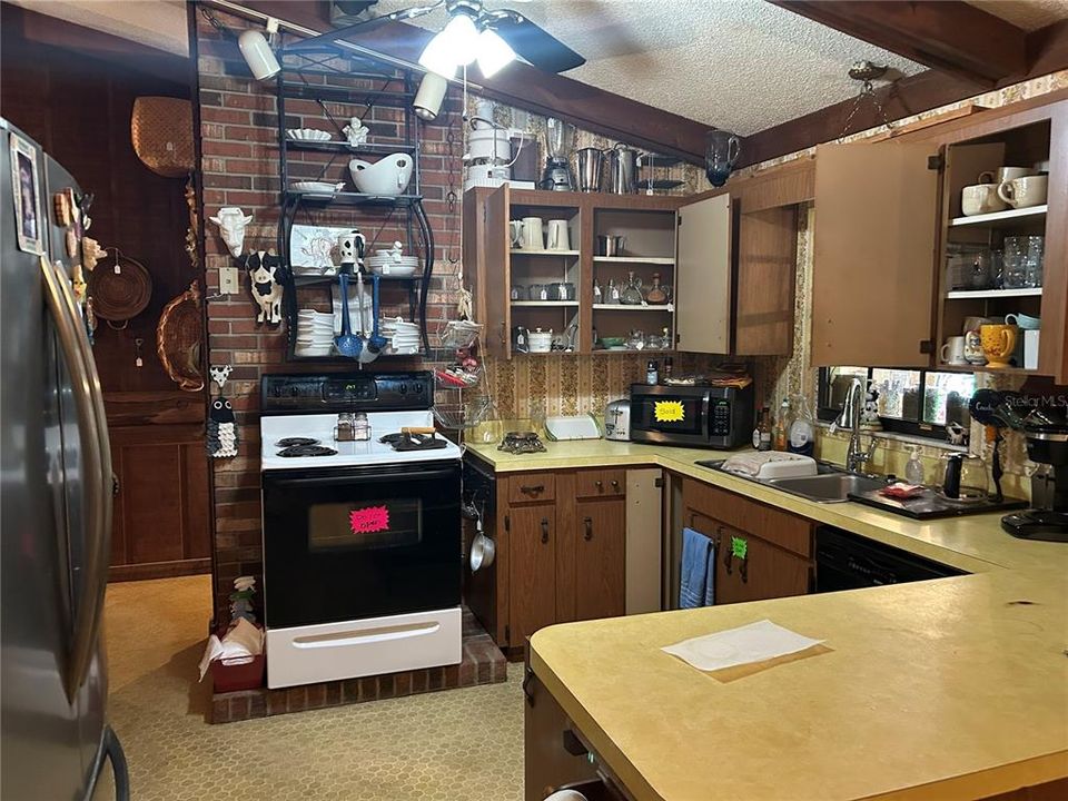 На продажу: $1,250,000 (2 спален, 2 ванн, 2328 Квадратных фут)