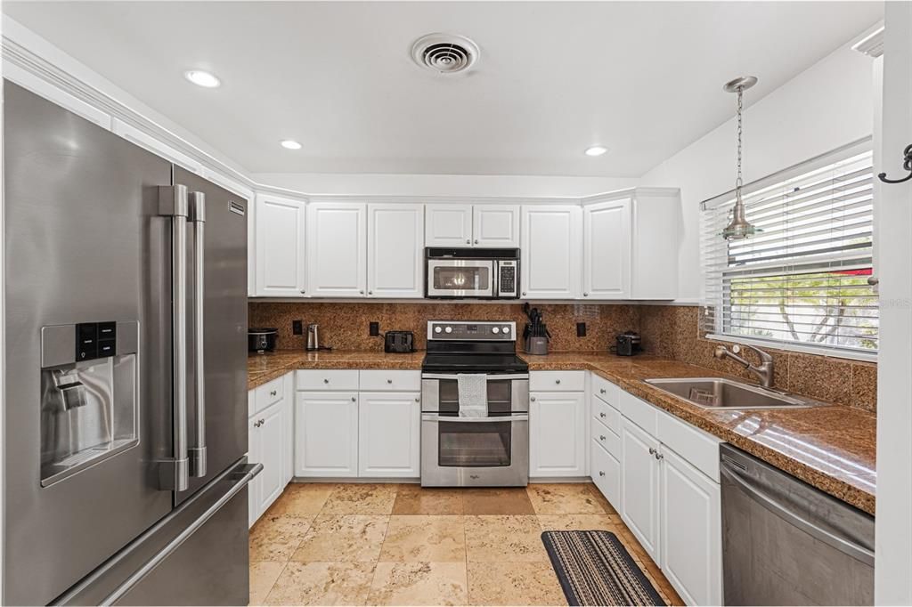 En Venta: $650,000 (3 camas, 2 baños, 1663 Pies cuadrados)