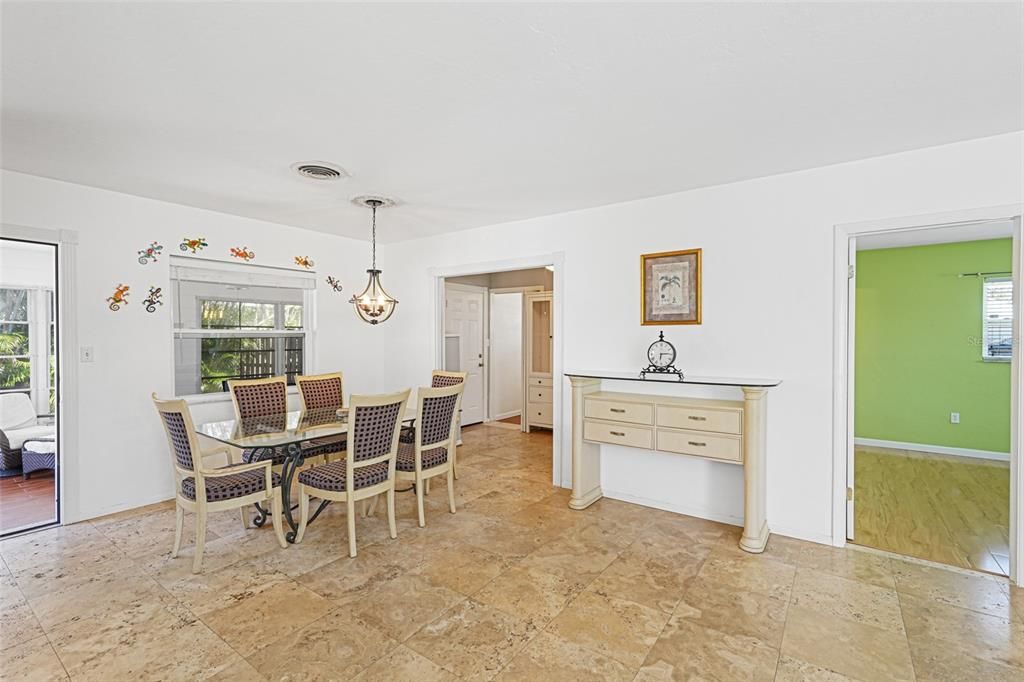 En Venta: $650,000 (3 camas, 2 baños, 1663 Pies cuadrados)