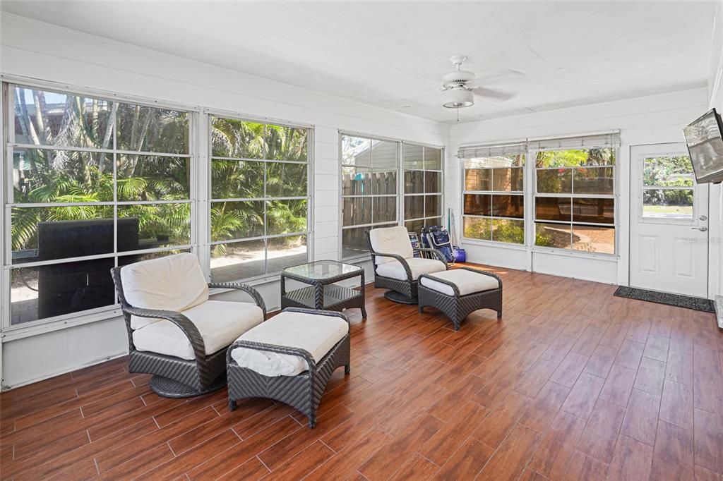 En Venta: $650,000 (3 camas, 2 baños, 1663 Pies cuadrados)