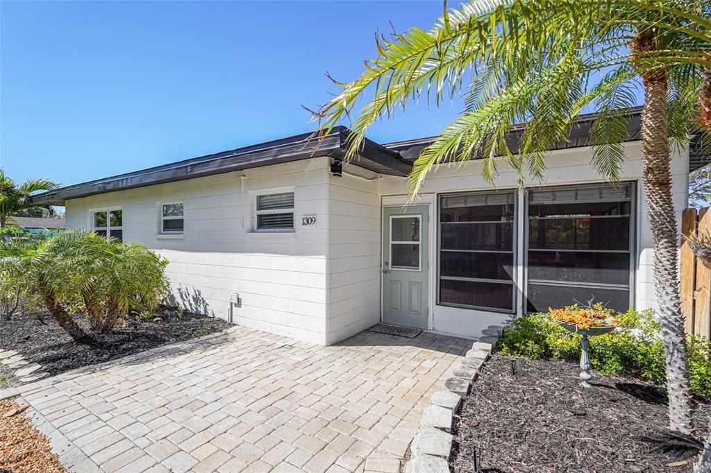 En Venta: $650,000 (3 camas, 2 baños, 1663 Pies cuadrados)