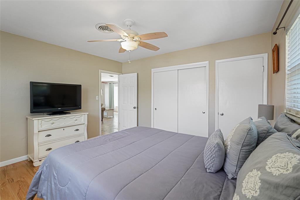 En Venta: $650,000 (3 camas, 2 baños, 1663 Pies cuadrados)