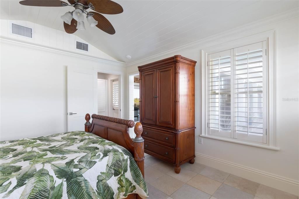 For Sale: $2,199,000 (6 beds, 5 baths, 4821 Square Feet)