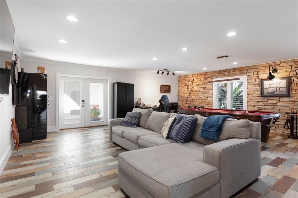 For Sale: $2,199,000 (6 beds, 5 baths, 4821 Square Feet)