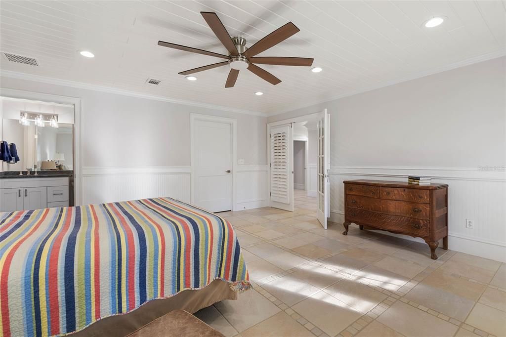 For Sale: $2,199,000 (6 beds, 5 baths, 4821 Square Feet)