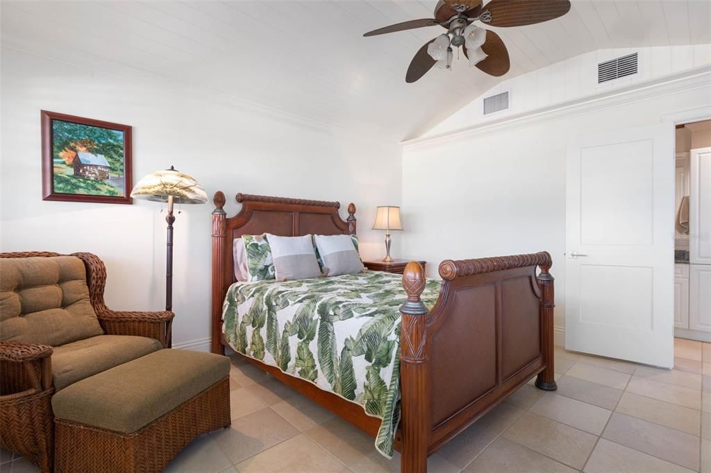 For Sale: $2,199,000 (6 beds, 5 baths, 4821 Square Feet)