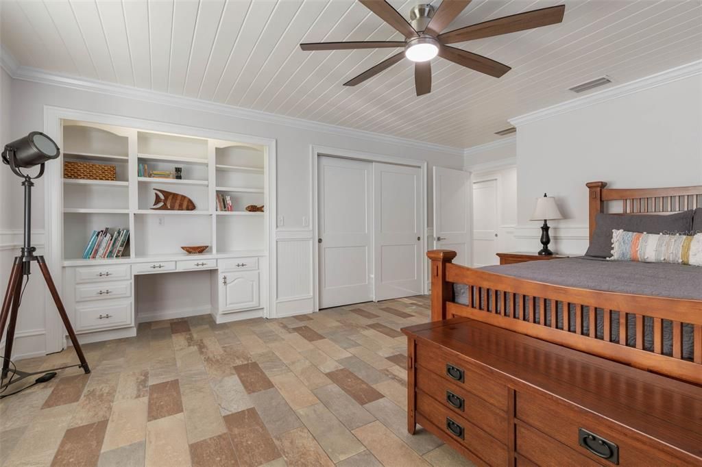 For Sale: $2,199,000 (6 beds, 5 baths, 4821 Square Feet)