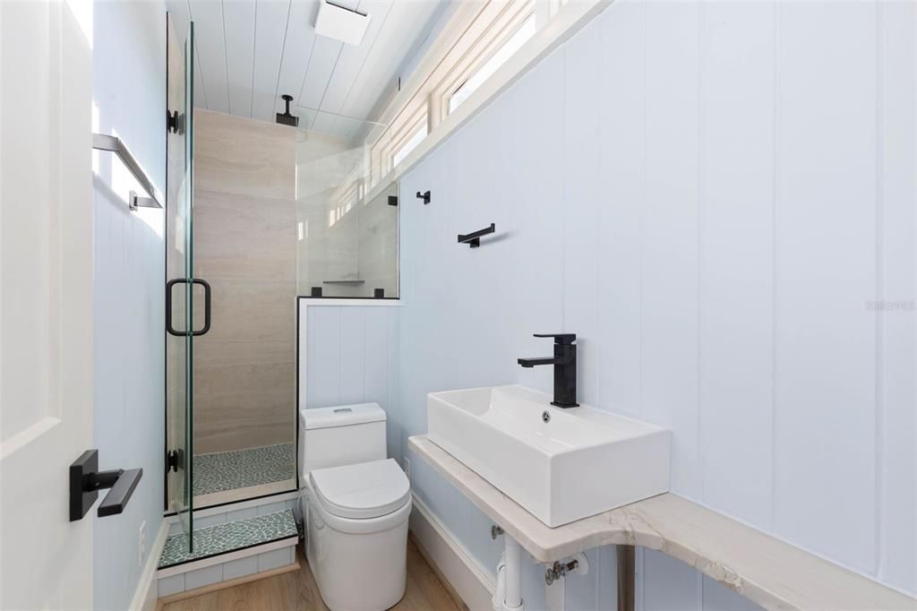 For Sale: $2,199,000 (6 beds, 5 baths, 4821 Square Feet)