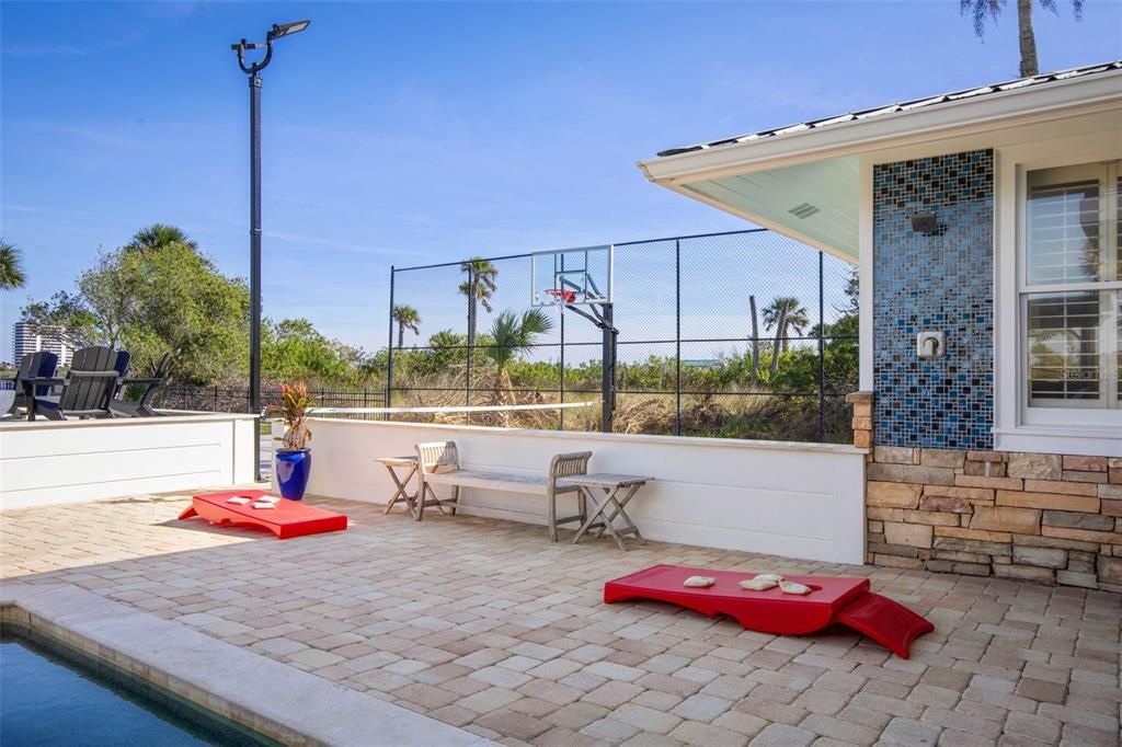 For Sale: $2,199,000 (6 beds, 5 baths, 4821 Square Feet)