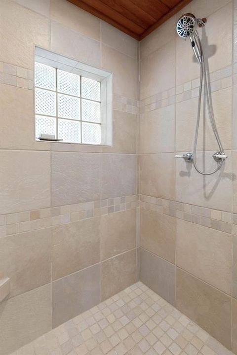 For Sale: $2,199,000 (6 beds, 5 baths, 4821 Square Feet)