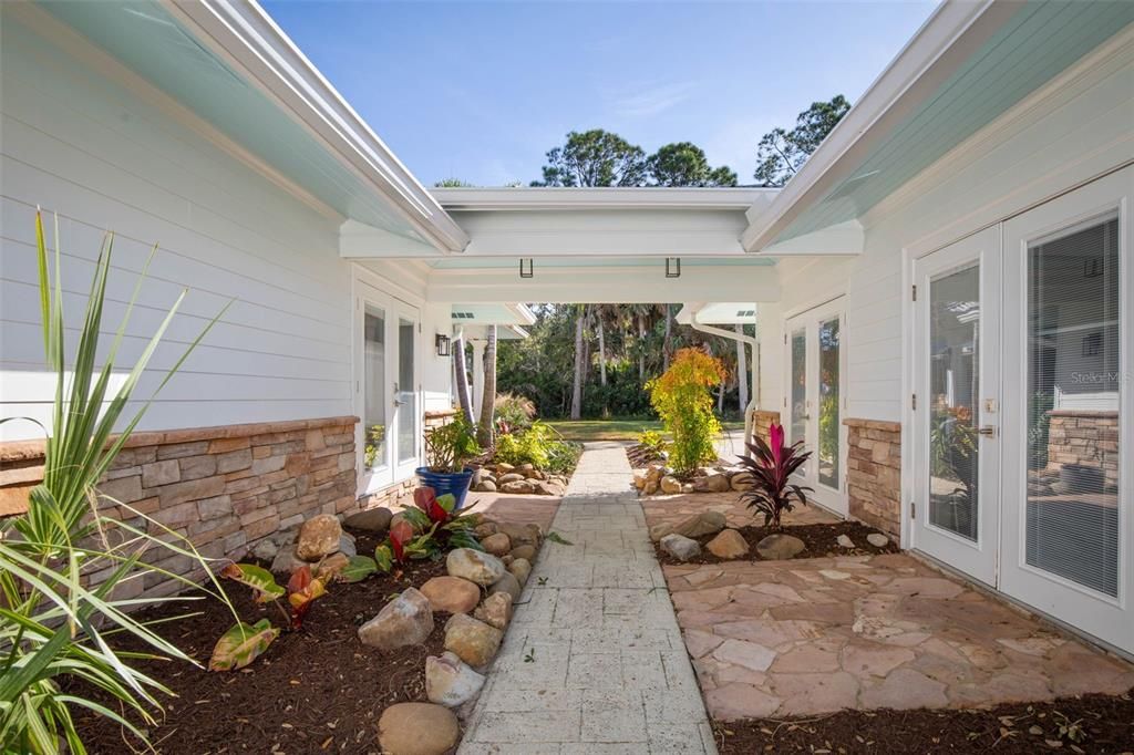 For Sale: $2,199,000 (6 beds, 5 baths, 4821 Square Feet)