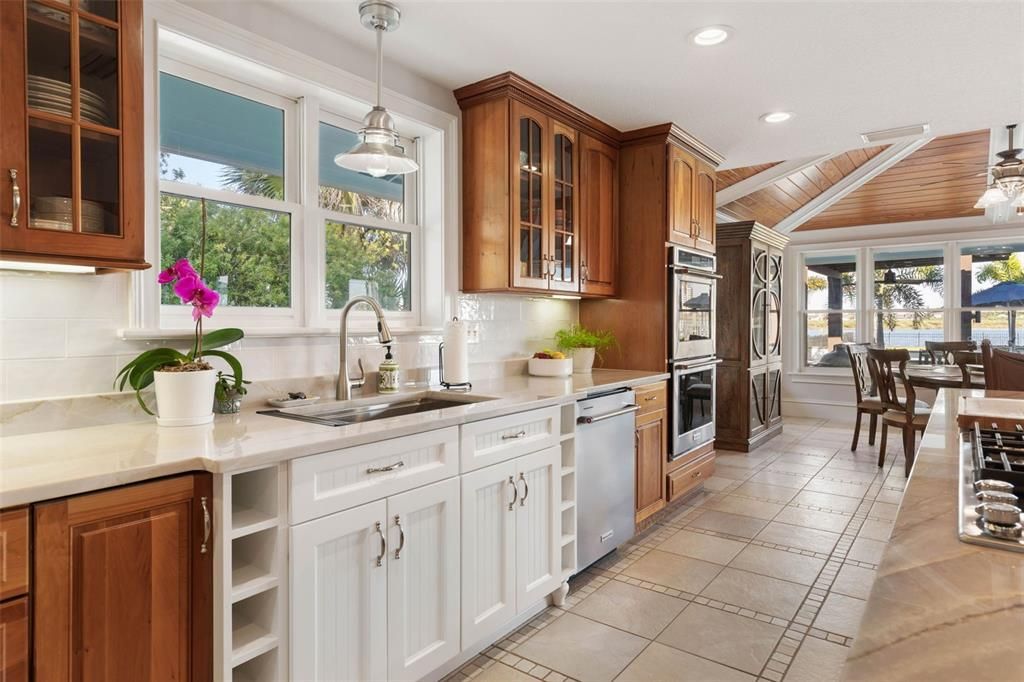 For Sale: $2,199,000 (6 beds, 5 baths, 4821 Square Feet)