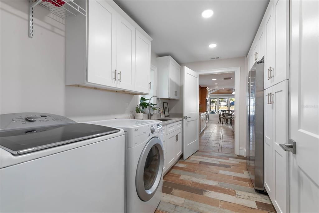 For Sale: $2,199,000 (6 beds, 5 baths, 4821 Square Feet)