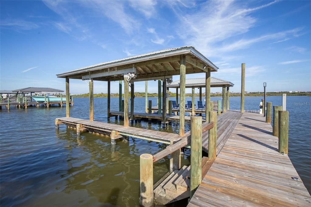 For Sale: $2,199,000 (6 beds, 5 baths, 4821 Square Feet)