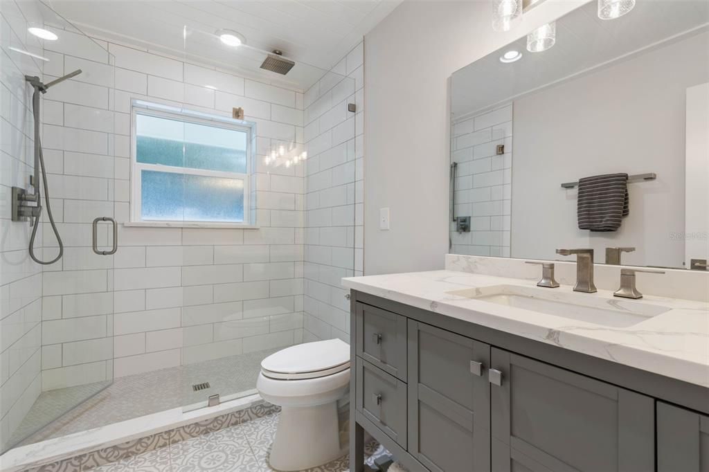 For Sale: $2,199,000 (6 beds, 5 baths, 4821 Square Feet)