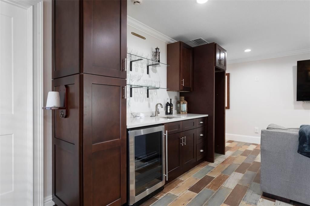 For Sale: $2,199,000 (6 beds, 5 baths, 4821 Square Feet)