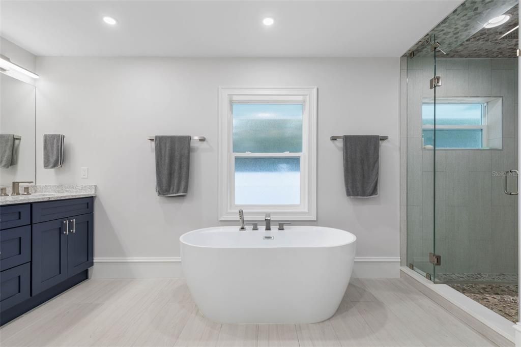 For Sale: $2,199,000 (6 beds, 5 baths, 4821 Square Feet)