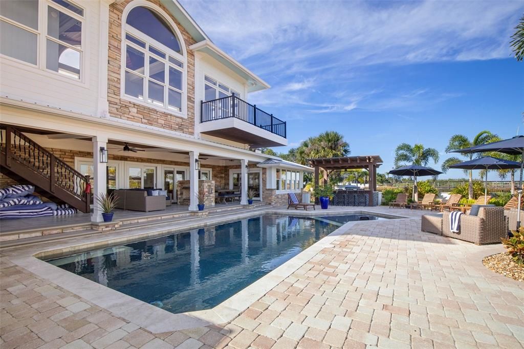 For Sale: $2,199,000 (6 beds, 5 baths, 4821 Square Feet)