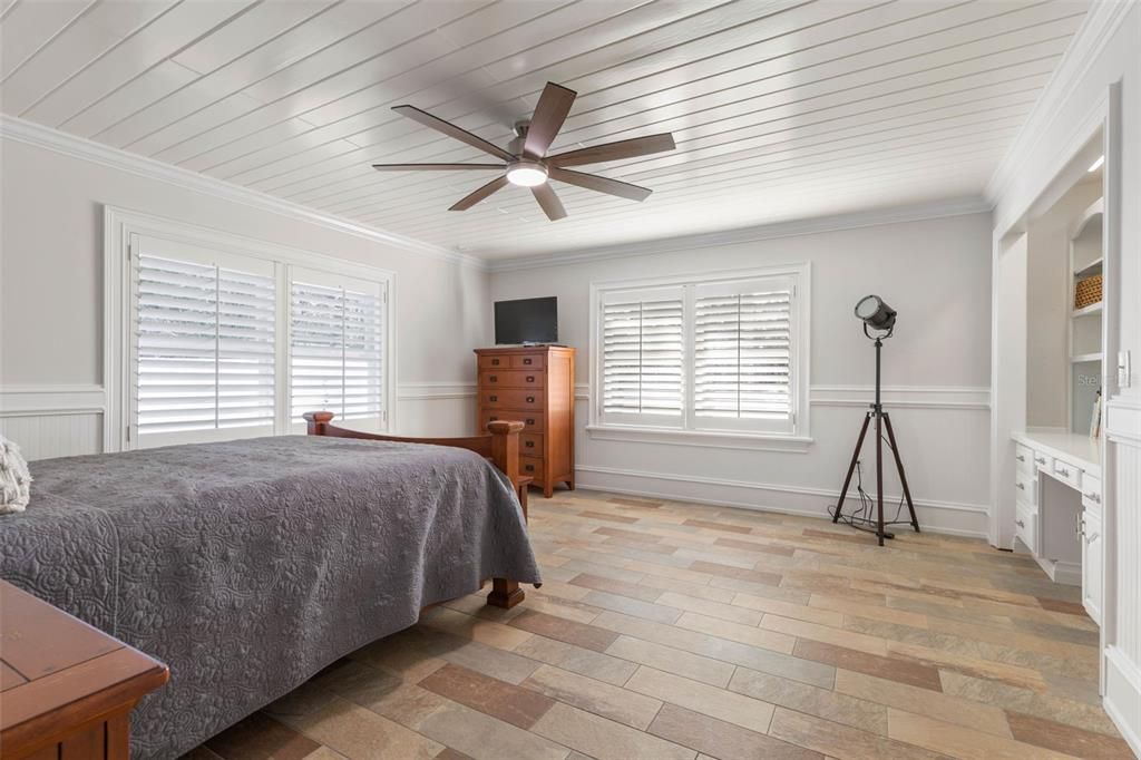 For Sale: $2,199,000 (6 beds, 5 baths, 4821 Square Feet)