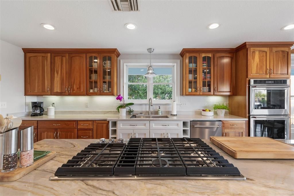 For Sale: $2,199,000 (6 beds, 5 baths, 4821 Square Feet)