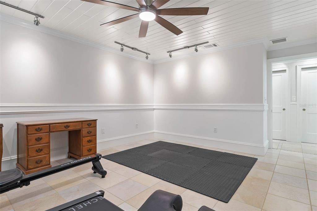 For Sale: $2,199,000 (6 beds, 5 baths, 4821 Square Feet)