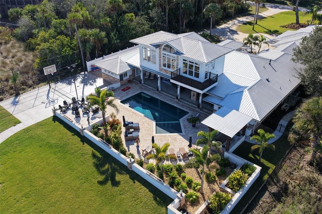 For Sale: $2,199,000 (6 beds, 5 baths, 4821 Square Feet)