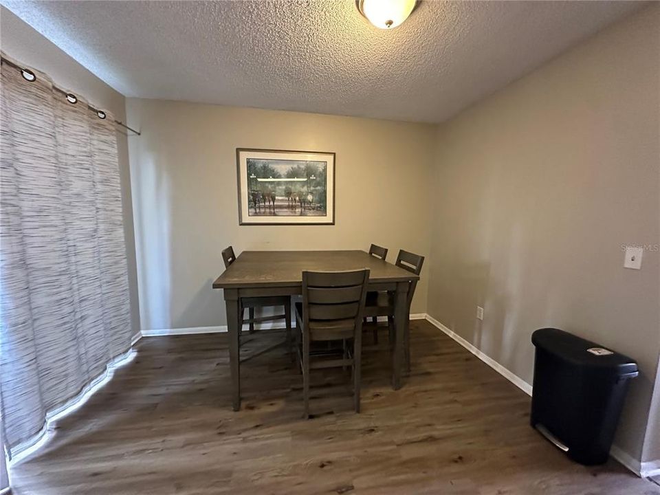 For Sale: $168,900 (2 beds, 2 baths, 1128 Square Feet)