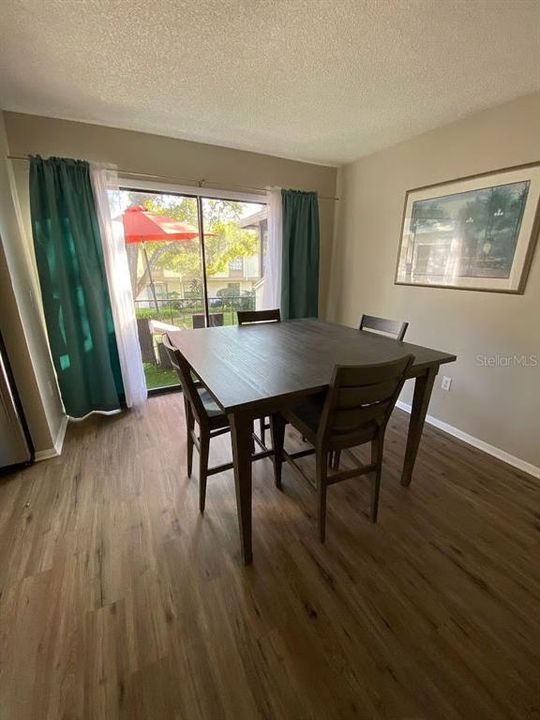 For Sale: $168,900 (2 beds, 2 baths, 1128 Square Feet)