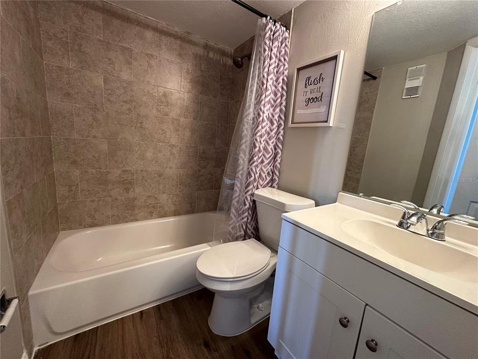 For Sale: $168,900 (2 beds, 2 baths, 1128 Square Feet)