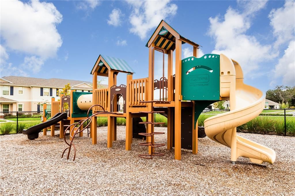 出租: $2,550 (4 贝兹, 2 浴室, 2038 平方英尺)